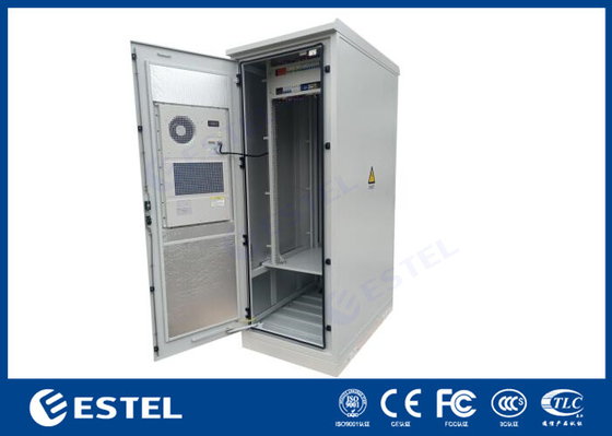 Armadio integrato esterno con batteria e unità di distribuzione dell'energia con livello di protezione IP55