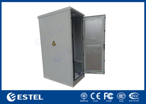Armadio integrato esterno con batteria e unità di distribuzione dell'energia con livello di protezione IP55