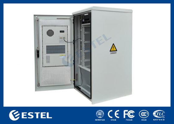 Armadio esterno 19U con scaffale per batterie e cassetto per sistema rettificatore 90A
