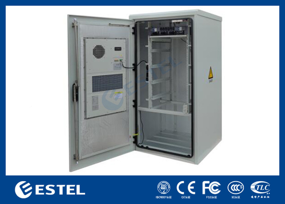 Armadio esterno 19U con scaffale per batterie e cassetto per sistema rettificatore 90A