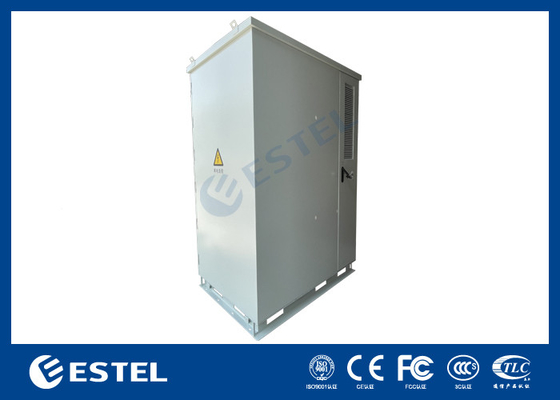 Armadio per telecomunicazioni esterno impermeabile a tre baie con ventilatore di raffreddamento integrato con sistema UPS