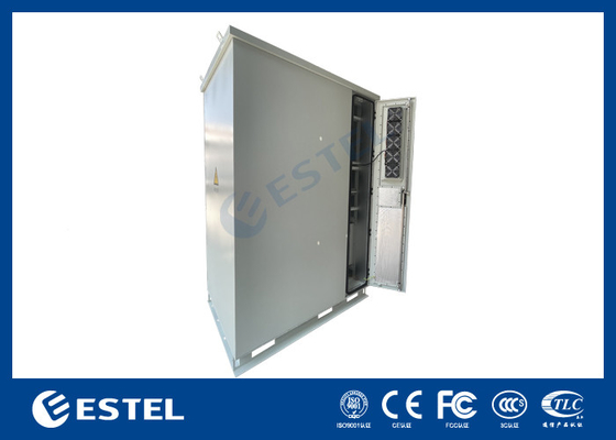 Armadio per telecomunicazioni esterno impermeabile a tre baie con ventilatore di raffreddamento integrato con sistema UPS