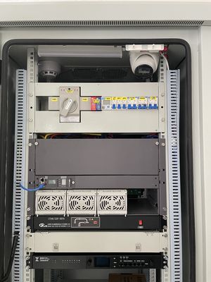 Armadio batteria esterno IP55 con sistema di alimentazione integrato 9KW 48VDC raddrizzatore per telecomunicazioni