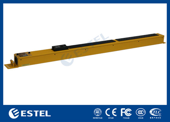 Unità di distribuzione dell'alimentazione intelligente per montaggio su rack, che fornisce la gestione dell'alimentazione con voltmetro e amperometro integrati per un monitoraggio preciso