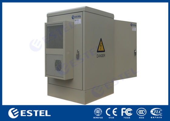 Supporto all'aperto del pavimento del Governo delle due Telecomunicazioni della porta 16U IP65 con il condizionatore d'aria per raffreddamento