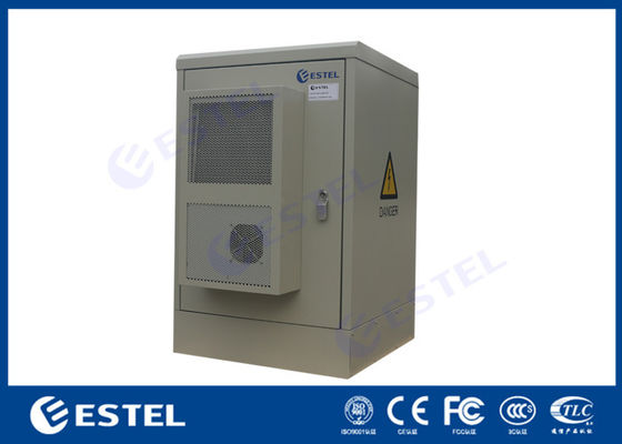 Supporto all'aperto del pavimento del Governo delle due Telecomunicazioni della porta 16U IP65 con il condizionatore d'aria per raffreddamento